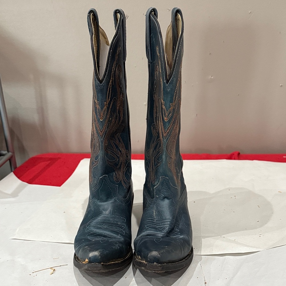 Stylish Blue Embroidered Heeled Boots - image 2